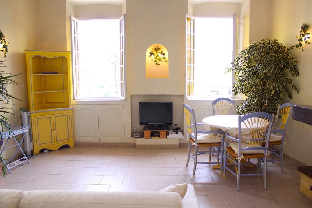 Very Charming Studio Apartment On Port In Cannes A Short Walk To Palais With Aircon And Internet 411 外观 照片