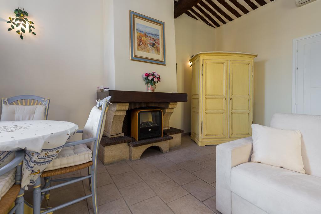 Very Charming Studio Apartment On Port In Cannes A Short Walk To Palais With Aircon And Internet 411 外观 照片